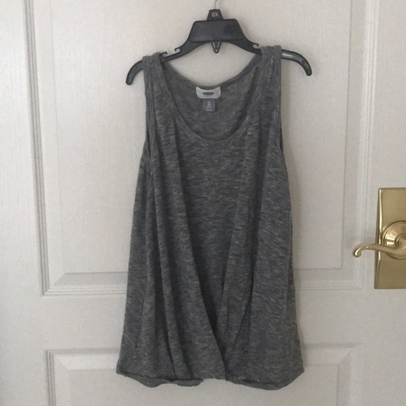 Bundle two Old navy gray tank twist bottom hem & coral tank - Picture 2 of 8